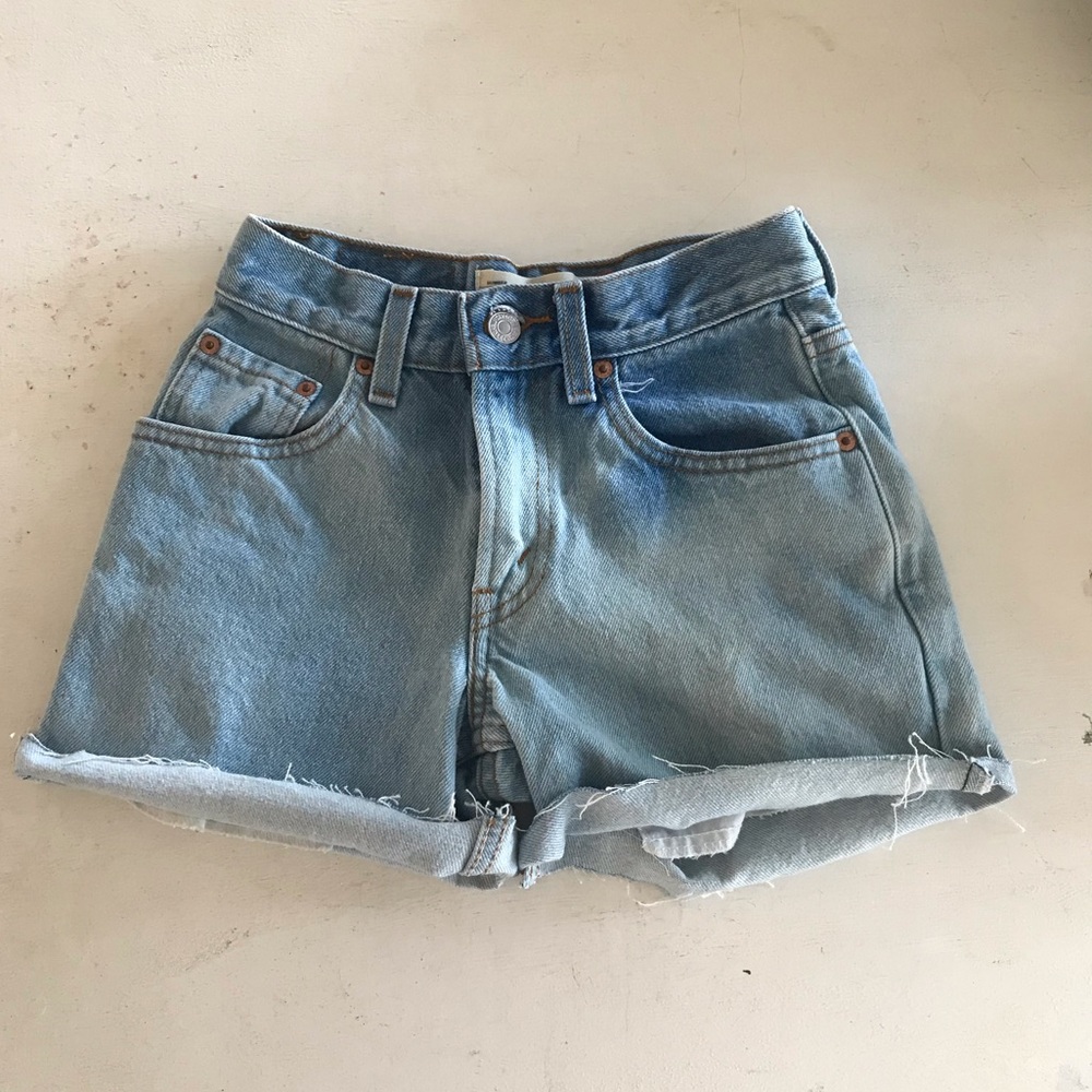 Vintave Levi’s High Waisted Shorts